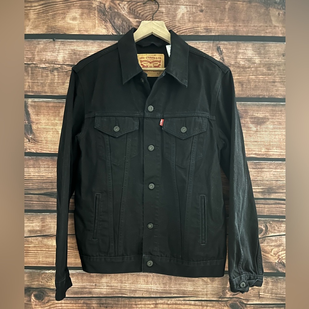 Levi’s denim jacket size L